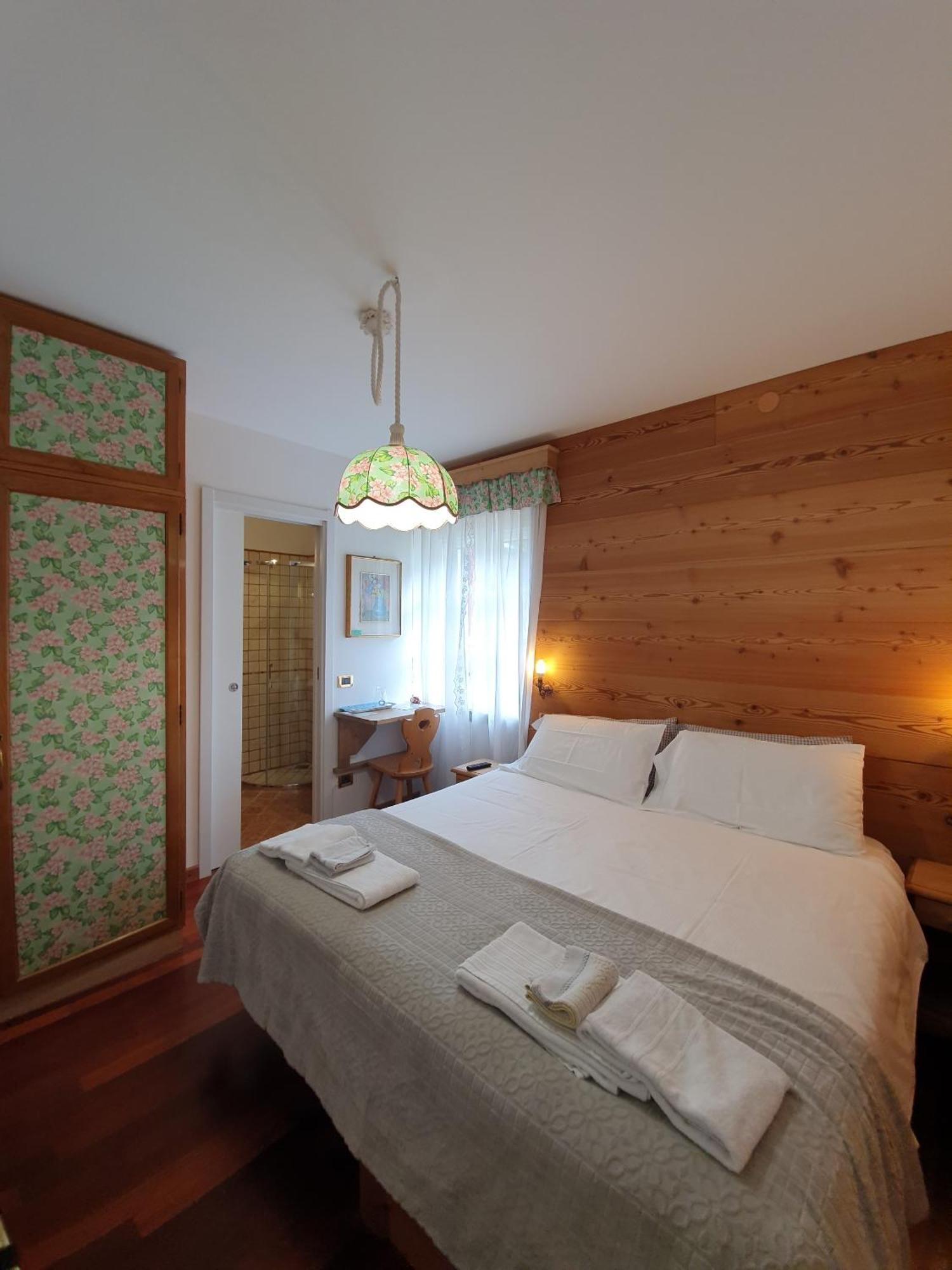 B&B Cristallo Cortina dʼAmpezzo Dış mekan fotoğraf